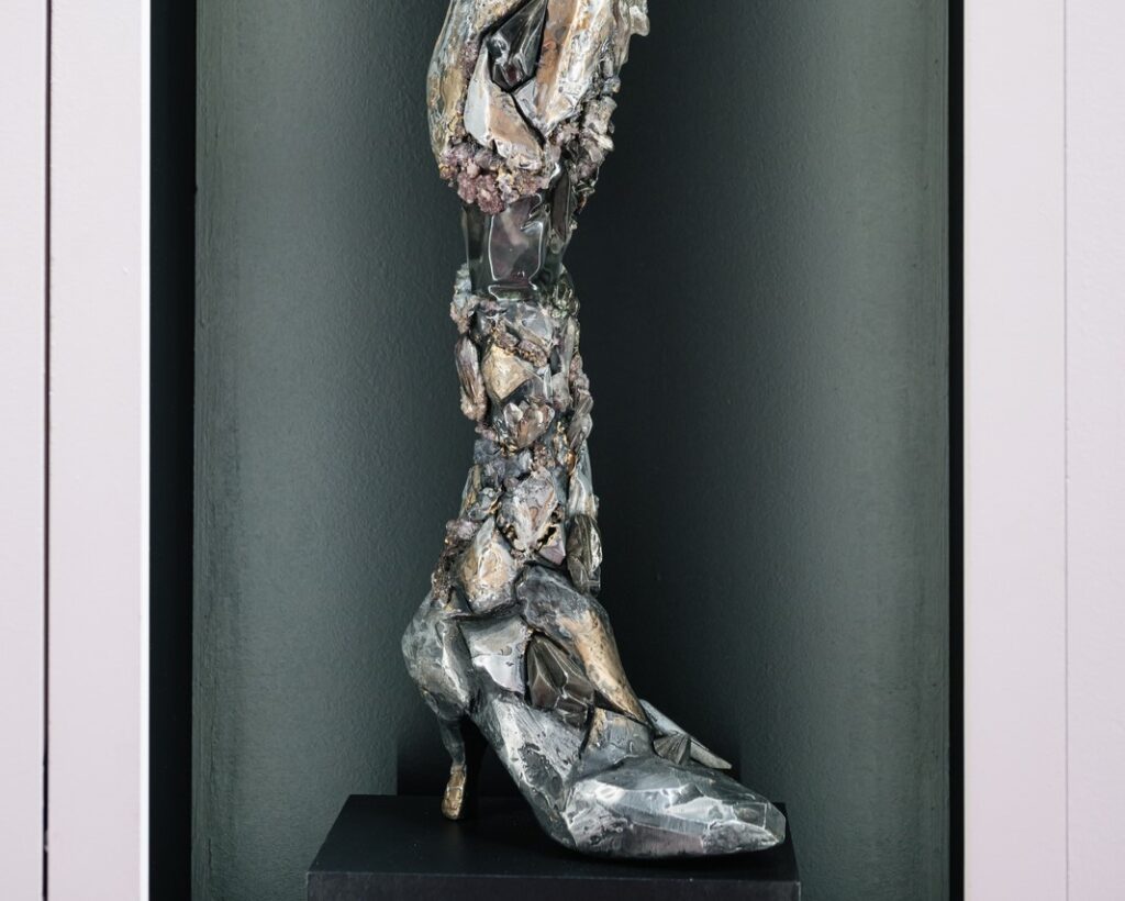 Oeuvre "Crystal Nexus" de l'artiste Sophie Oliveira Barata dans le cadre de l'exposition Faisons corps du MAIF Social Club