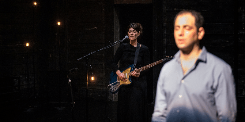 Chanteur et musicienne