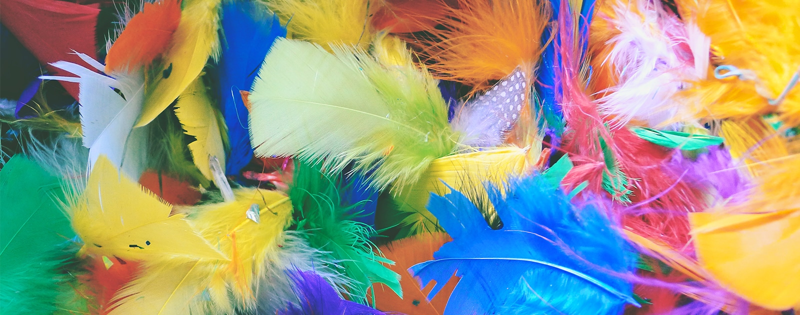 Fabrique ta barrette en plumes