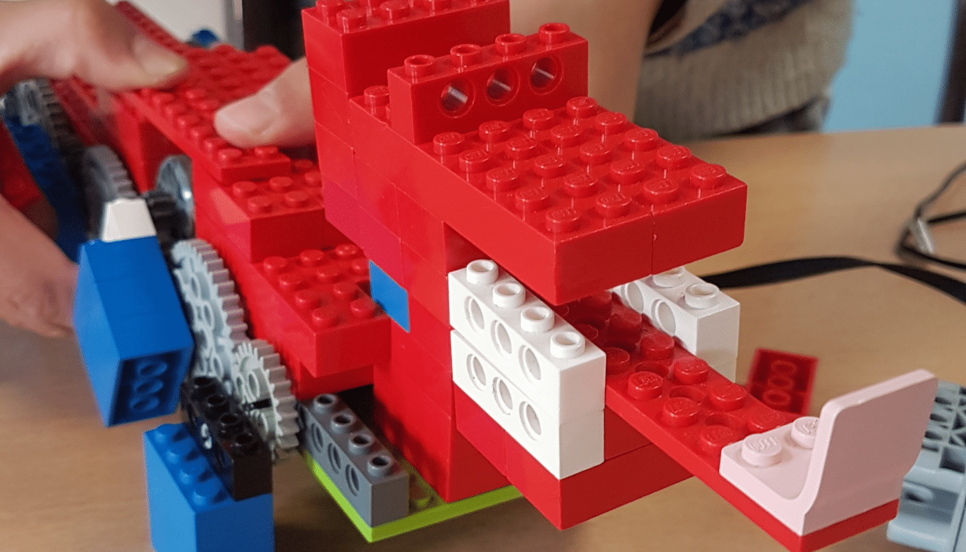 construction lego drago