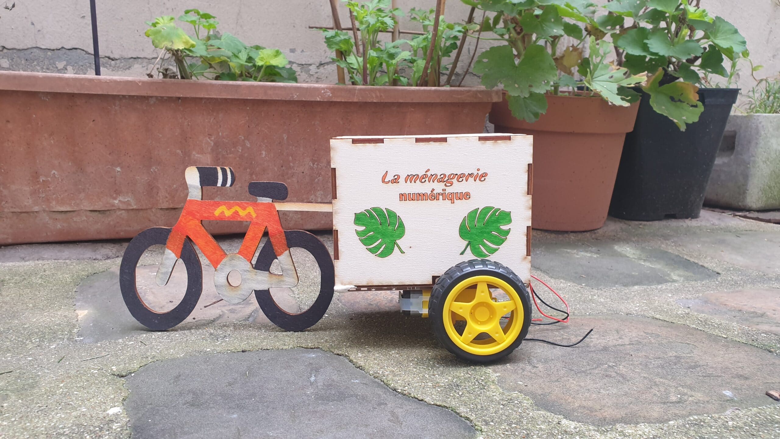 vélo téléguidé avec la ménagerie numérique