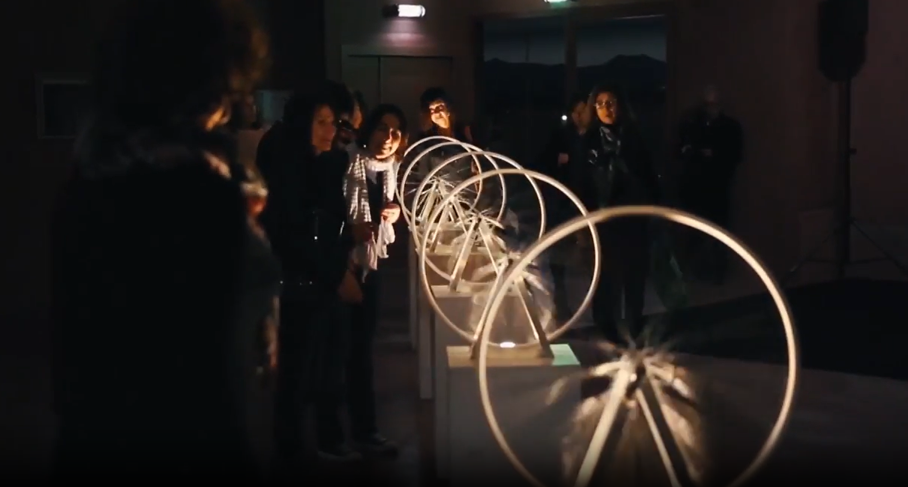 Installation participative avec des roues musicales
