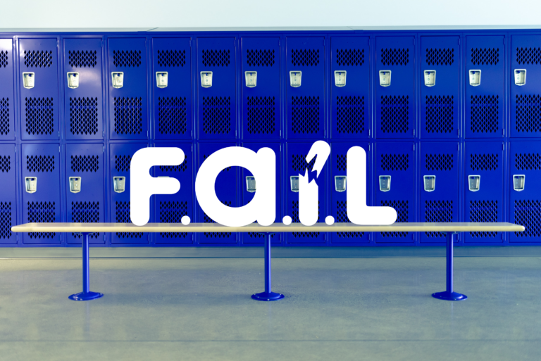 F.A.I.L (Fonce. Avance. Invincible. Loser !)