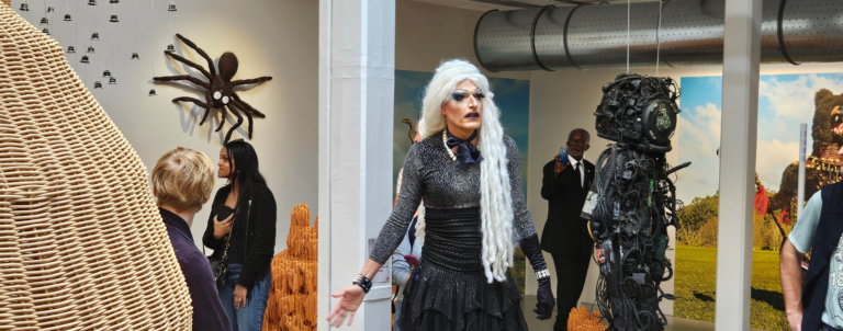 Des paillettes cosmiques dans l’expo