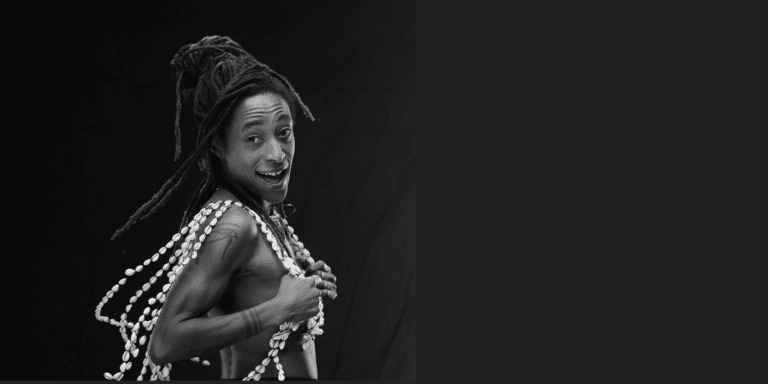 Comedy Club par Shirley Souagnon