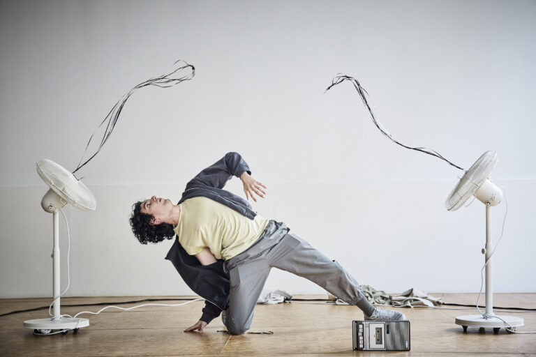 Au bout de ma langue انا لا اشتكي