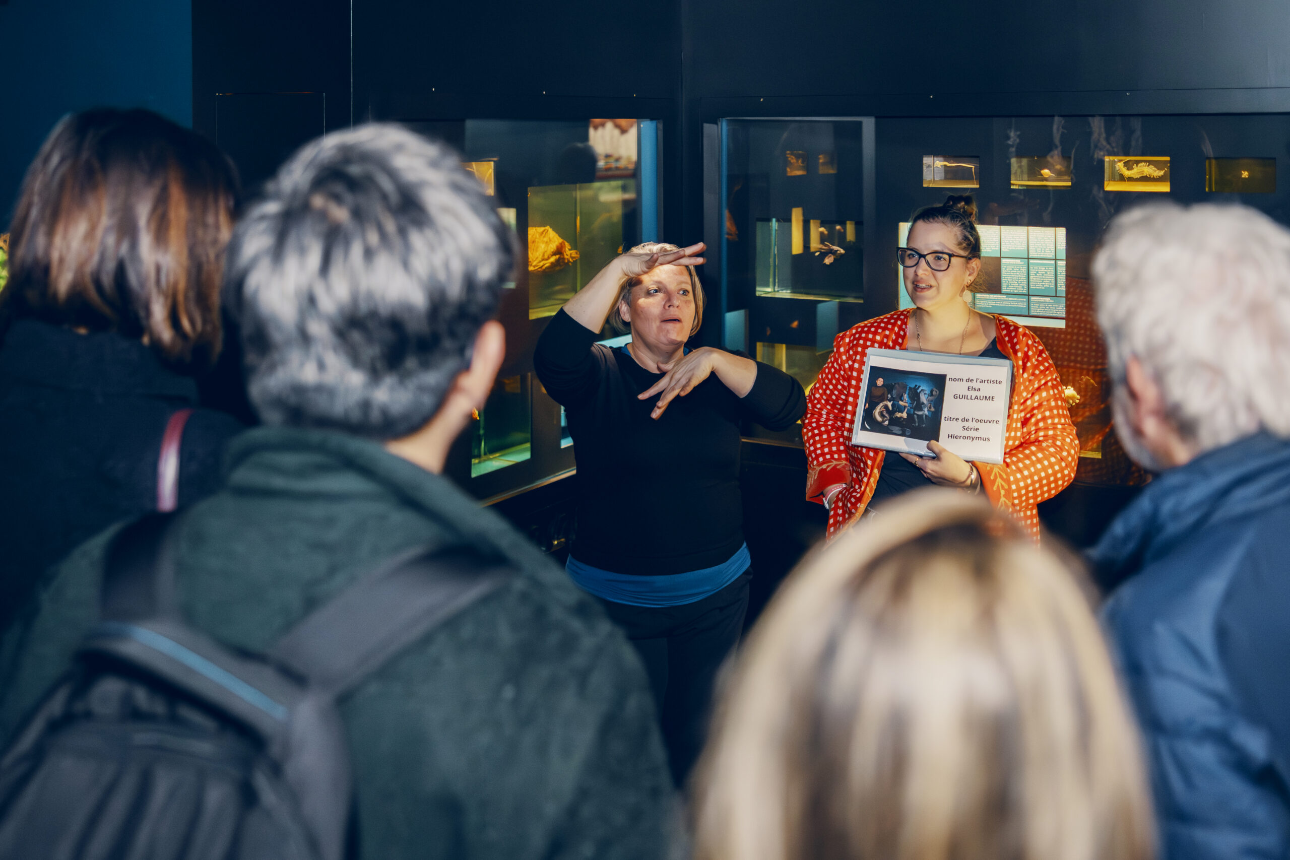 Le public est invite a redecouvrir les ?uvres de l?exposition avec la re-interpretation culinaire qui en aura ete faite par la cuisiniere Lila Djeddi auteure et cuisiniere engagee. La visite est guidee par Mathilde Vincent mediatrice du MSC et Isabelle Lombard interprete en LSF (Langue des signes francaise).